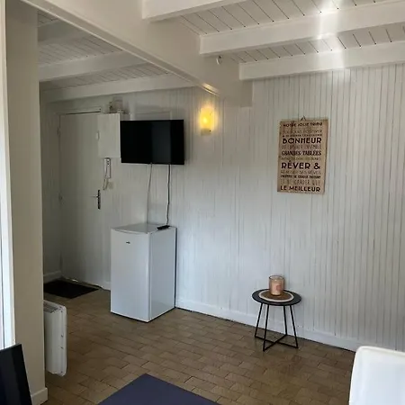 Studio A 200m De La